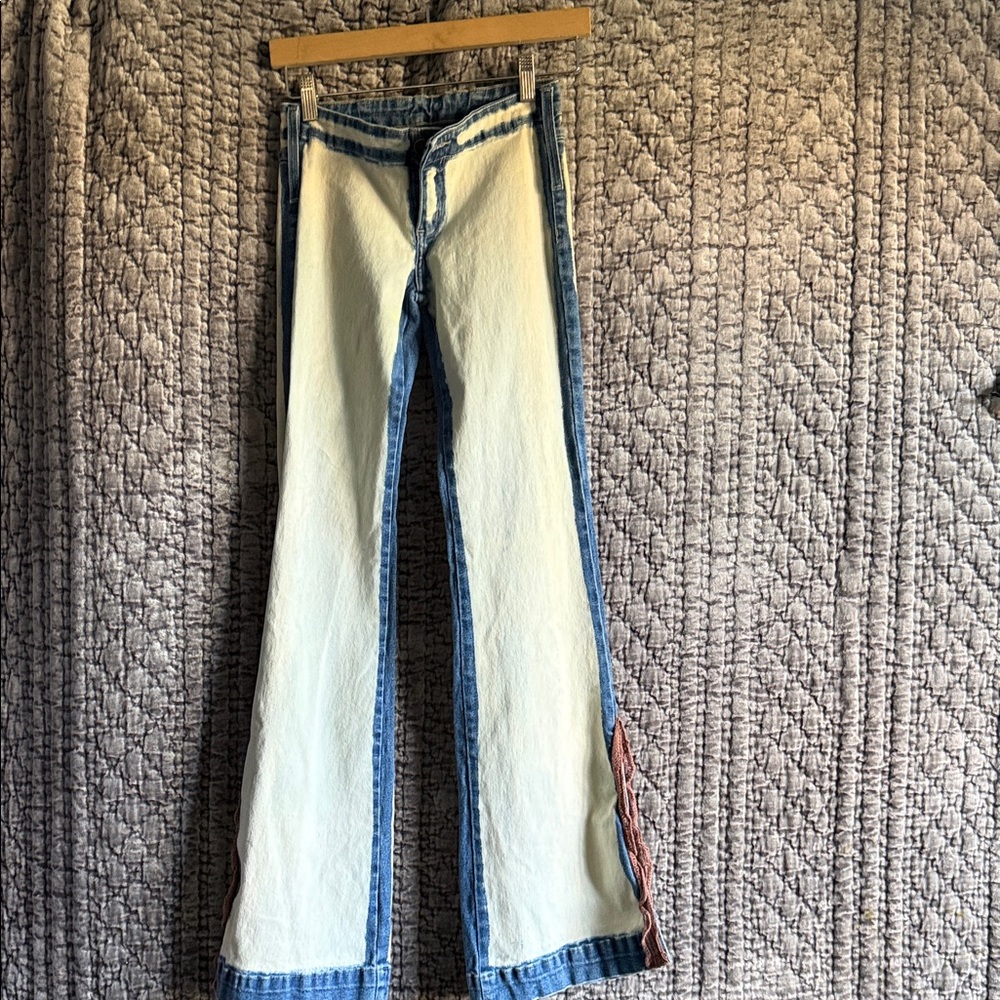 Chic Two-Tone Women's Flare Jeans